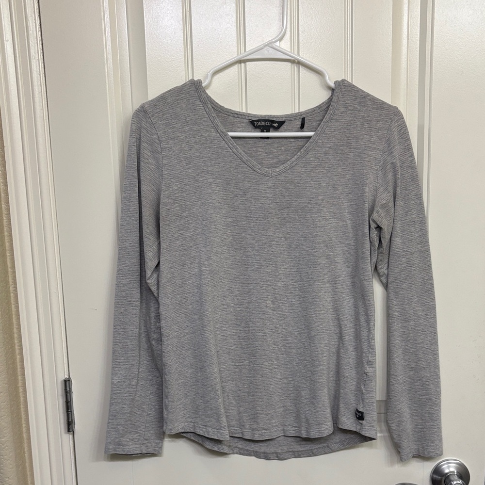 Toad&Co. Gray V-Neck Long Sleeve Top‎